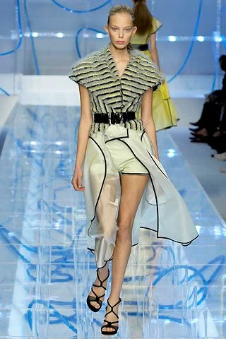 Look 8